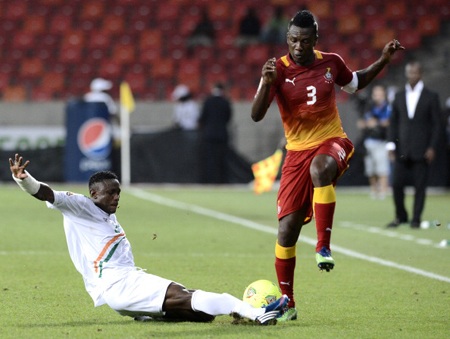 Asamoah Gyan tiếp tục thi đấu chói sáng để giúp Ghana chiến thắng