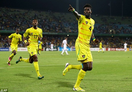 Bờ Biển Ngà nhấn chìm Tunisia, Togo đánh bại Algeria - 3 Adebayor chói sáng để mang về 3 điểm cho Togo trước Algeria