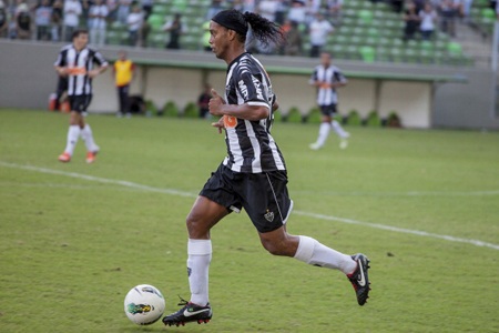 Ronaldinho đã có cơ hội quay trở lại đội tuyển “vàng - xanh”