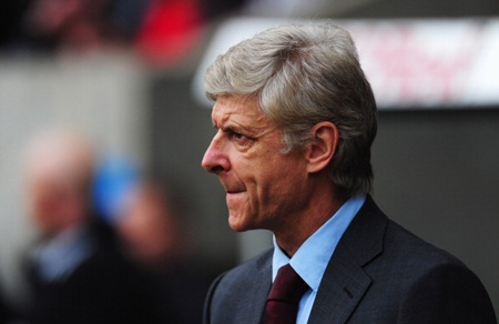 Arsene Wenger hứa hẹn chi đậm trong “phiên chợ đông” - 1 Wenger hứa chi đậm trên TTCN nhưng liệu lời nói đó có bay theo gió hay không?