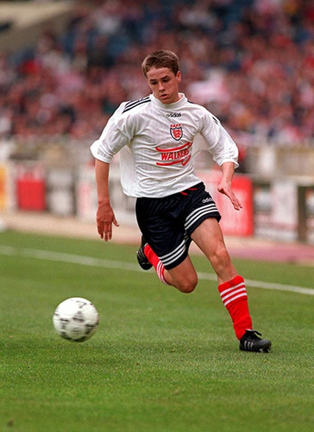 Nhìn lại sự nghiệp lẫy lừng của “lão thần đồng” Michael Owen - 1 Nhìn lại sự nghiệp lẫy lừng của “lão thần đồng” Michael Owen