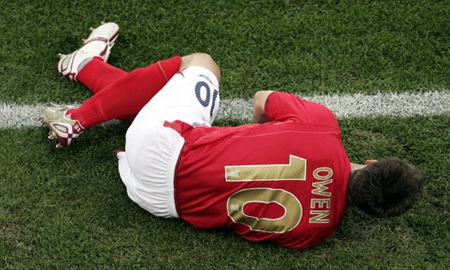 Nhìn lại sự nghiệp lẫy lừng của “lão thần đồng” Michael Owen - 11 “Sát thủ” của Liverpool 2 lần liên tiếp giành danh hiệu “vua phá lưới” ở Premier League và giúp