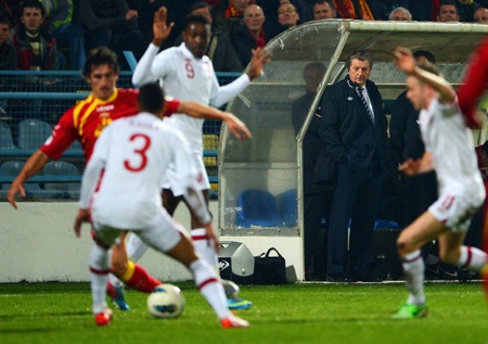 Anh hòa nhạt trước Montenegro: Roy Hodgson, “trí khôn” của ông đâu? - 2 Anh hòa nhạt trước Montenegro: Roy Hodgson, “trí khôn” của ông đâu?