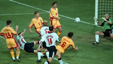 Nhìn lại sự nghiệp lẫy lừng của “lão thần đồng” Michael Owen - 3 Nhìn lại sự nghiệp lẫy lừng của “lão thần đồng” Michael Owen