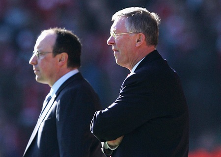 Bỏ qua hiềm khích, Benitez hứa bắt tay Ferguson - 1 Sẽ có một cái bắt tay (dù không thân thiện) giữa Benitez với Fergie hôm nay