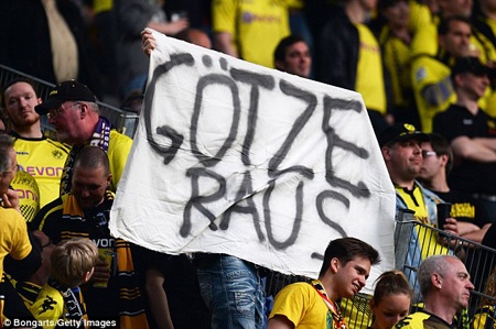 CĐV Dortmund đốt áo, gọi Mario Gotze là “kẻ phản chúa” - 5 Nguyễn Huy