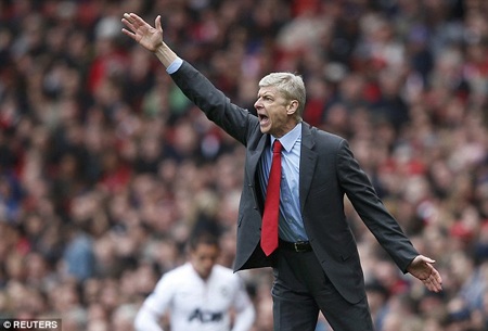Sau Van Persie, Wenger thề không bao giờ bán người cho MU - 1 Sẽ không bao giờ còn chuyện Wenger chịu bán người cho MU sau nỗi đau với Van Persie