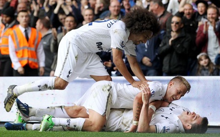 Vòng 36 Premier League: Nóng bỏng cuộc chiến top 4 và trụ hạng - 2 Vòng 36 Premier League: Nóng bỏng cuộc chiến top 4 và trụ hạng