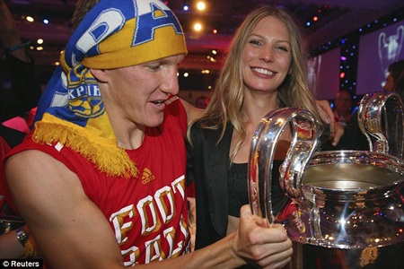 Bayern Munich “quậy” tưng bừng trong lễ mừng công - 3 Lễ ăn mừng của “hùm xám” được tổ chức tại căn phòng “Great Room” thuộc khách sạn Grosvenor House