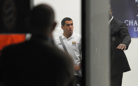 Nhìn lại 7 năm đầy thăng trầm của Tevez ở nước Anh - 11 Ngay trong mùa đầu tiên ở Old Trafford,