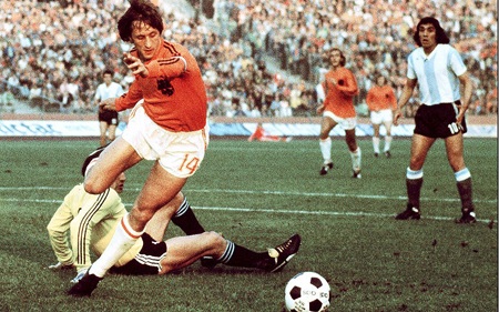 Những danh thủ lập kỉ lục chuyển nhượng 30 năm qua