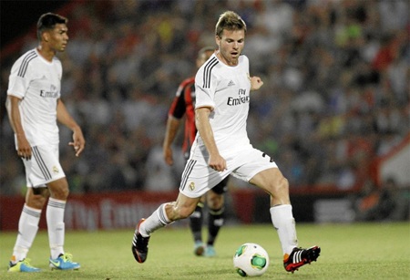 Real Madrid “đánh tennis” trong trận đầu tay của Ancelotti - 10 Thế nhưng, nhịp tấn công của