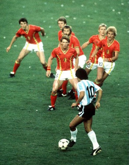 Những danh thủ lập kỉ lục chuyển nhượng 30 năm qua