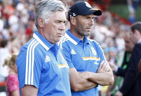 Real Madrid “đánh tennis” trong trận đầu tay của Ancelotti - 7 Và tỉ số nhanh chóng được mở cho “kền kền trắng” ở phút 22 sau cú đá phạt sở trường của CR7