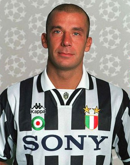 Những danh thủ lập kỉ lục chuyển nhượng 30 năm qua