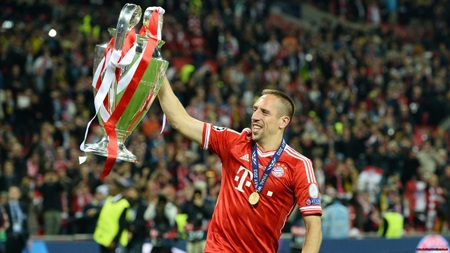 Ăn ba cùng Bayern Munich, Ribery mơ về “Quả bóng vàng FIFA” - 1 Nếu Ribery giành FIFA Ballon d’Or 2013, đó cũng là phần thưởng xứng đáng cho “gã mặt sẹo”