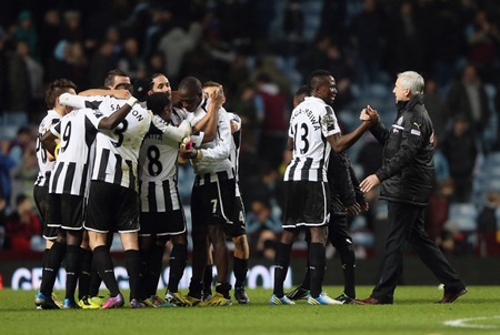 “Chích chòe” sẽ bị “vặt trụi lông” như thường lệ ở Etihad đêm nay?