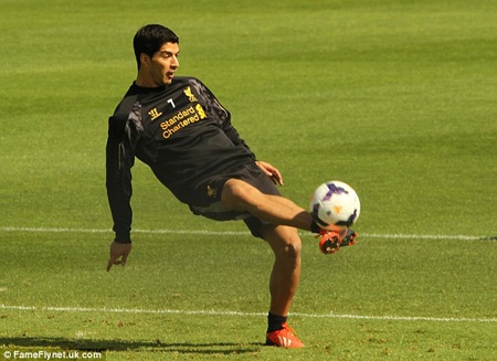 “Hạ mình” xin lỗi, Suarez được phép tập luyện cùng Liverpool - 1 Suarez vừa được Liverpool tha thứ sau khi nói lời xin lỗi