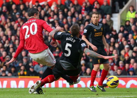 Liverpool - MU: “Siêu kinh điển” của xứ sương mù - 1 “Siêu kinh điển” nước Anh giữa Liverpool và MU luôn rực lửa hận thù và có thừa sự quyết liệt