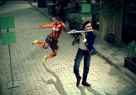 Tiếng sáo gọi hồn của Mourinho kéo Willian về với Stamford Bridge