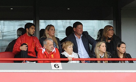 Những khoảnh khắc Liverpool bắt MU nếm “trái đắng” ở derby nước Anh - 7 The Kop