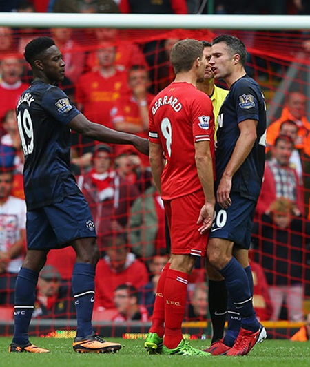 Những khoảnh khắc Liverpool bắt MU nếm “trái đắng” ở derby nước Anh - 9 The Kop