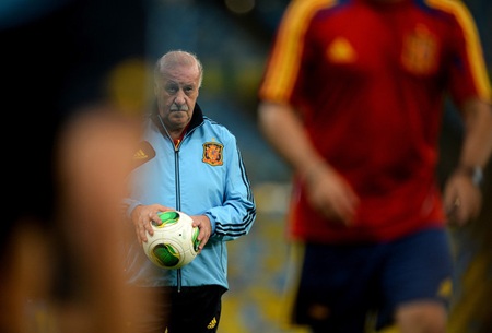 Hàng công tuyển Tây Ban Nha: Cuộc chiến của 7 “sát thủ” - 1 Del Bosque vẫn muốn sử dụng sơ đồ có trung phong đích thực hơn là 4-6-0