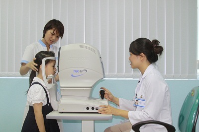 Giải pháp cho tật khúc xạ học đường - 1 Giải pháp cho tật khúc xạ học đường - 1
