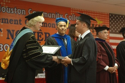 250 sinh viên Việt Nam được Houston Community Collage cấp bằng - 2