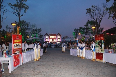 Lộng lẫy dạ tiệc bên sông tại Vincom Village - 2