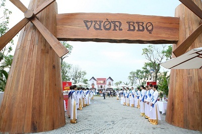 Lộng lẫy dạ tiệc bên sông tại Vincom Village - 9
