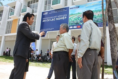 Đua đổ tiền vào đất nền giá rẻ - 2