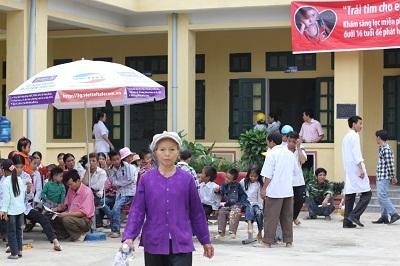 Gần 1.400 trẻ em được khám sàng lọc bệnh tim bẩm sinh miễn phí  - 2