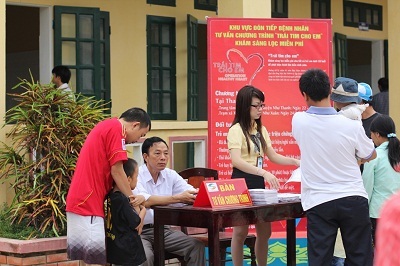 Gần 1.400 trẻ em được khám sàng lọc bệnh tim bẩm sinh miễn phí  - 4