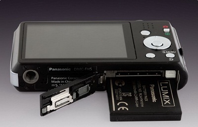 Cận cảnh bộ đôi máy ảnh Panasonic Lumix DMC–FH5 và FH2 - 9