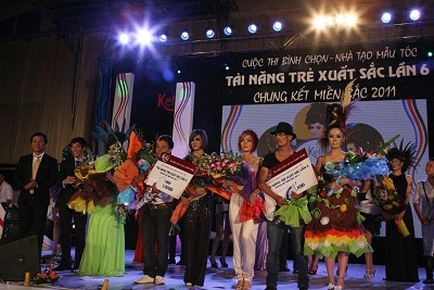 Kella- Đêm chung kết cuộc thi bình chọn nhà tạo mẫu tóc “ Tài năng trẻ xuất sắc lần 6 - Chung kết miền Bắc 2011” - 4 Kella- Đêm chung kết cuộc thi bình chọn nhà tạo mẫu tóc “ Tài năng trẻ xuất sắc lần 6 - Chung kết miền Bắc 2011” - 4