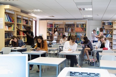 Trường Abbey DLD Colleges và MPW (Mander Portman Woodward) - 1