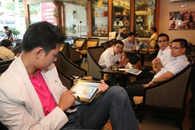 Say sưa trải nghiệm Galaxy Tab 10.1 - 6