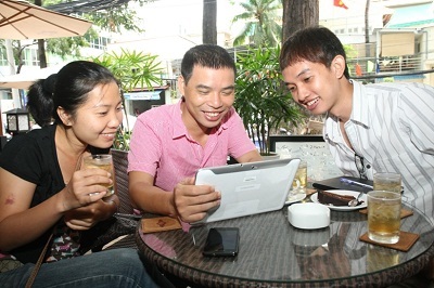 Say sưa trải nghiệm Galaxy Tab 10.1 - 9