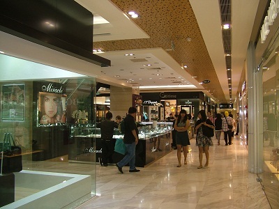 Vincom Center TPHCM: Rộn ràng chào đón ngày Phụ nữ Việt Nam - 1