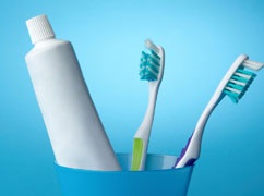 Những cách chăm sóc răng miệng nơi công sở - 1 Những cách chăm sóc răng miệng nơi công sở - 1