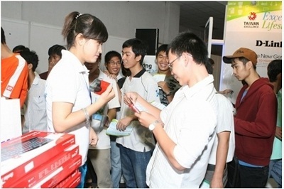 Công nghệ Đài Loan khuấy động Hà Nội tại VCE 2011 - 1