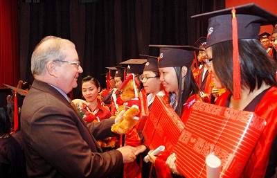 Anh Văn Hội Việt Mỹ trao chứng chỉ TOEIC - TOEIC Bridge cho 386 học viên - 1 Anh Văn Hội Việt Mỹ trao chứng chỉ TOEIC - TOEIC Bridge cho 386 học viên - 1