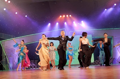 Tự tin đi đến những thành công cùng Vũ Điệu Xanh 2011 - 1