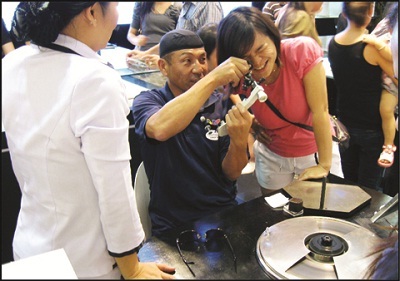 Thế Giới Kim Cương ưu đãi tại triển lãm trang sức 2011 - 8 Thế Giới Kim Cương ưu đãi tại triển lãm trang sức 2011 - 8