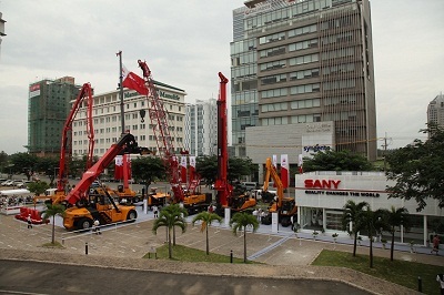 SANY - mang dàn máy thiết bị hạng nặng tới triển lãm Conbuilt 2011 tại Hồ Chí Minh - 1 SANY - mang dàn máy thiết bị hạng nặng tới triển lãm Conbuilt 2011 tại Hồ Chí Minh - 1