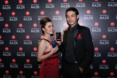 Nóng bỏng cùng đêm tiệc Motorola RAZR - 1 Nóng bỏng cùng đêm tiệc Motorola RAZR - 1