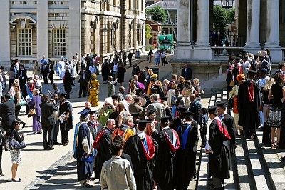 Du học Anh, nhận học bổng lớn và khám phá những điều thú vị - 1