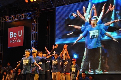 Các ca sỹ khách mời chia sẻ trước giờ G Cuộc thi chung kết Be U 2011 - 6