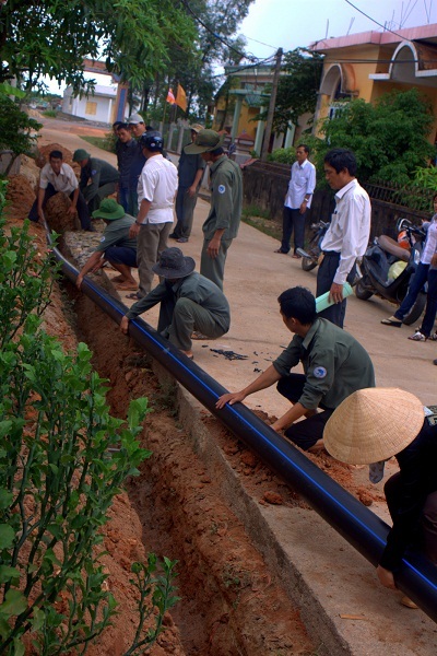 Coca-Cola tài trợ gần 6 tỷ đồng cho dự án "Nước sạch cho cộng đồng" - 1